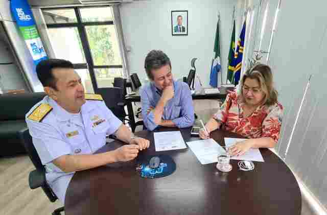 Governo de MS e Marinha do Brasil celebram coopera&ccedil;&atilde;o para assist&ecirc;ncia &agrave; popula&ccedil;&atilde;o ribeirinha