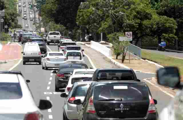 IPVA 2024 tem descontos mantidos e isen&ccedil;&atilde;o para ve&iacute;culos movidos a GNV