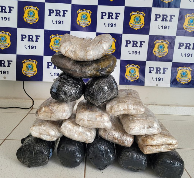 PRF apreende 12 Kg de skunk e 515 gramas de coca&iacute;na em Corumb&aacute;