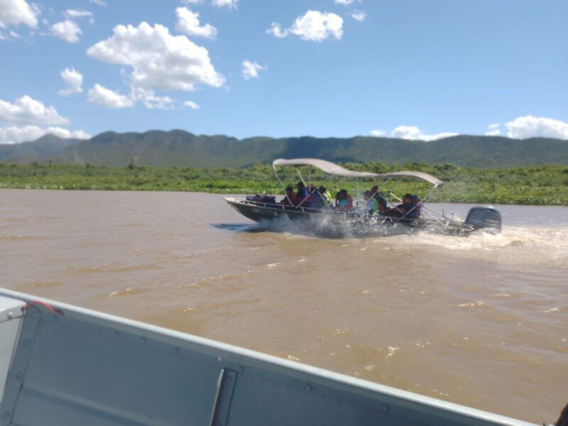 Ribeirinhos e guat&oacute;s fazem viagem de 5 horas para realizarem curso de piloteiro no Pantanal