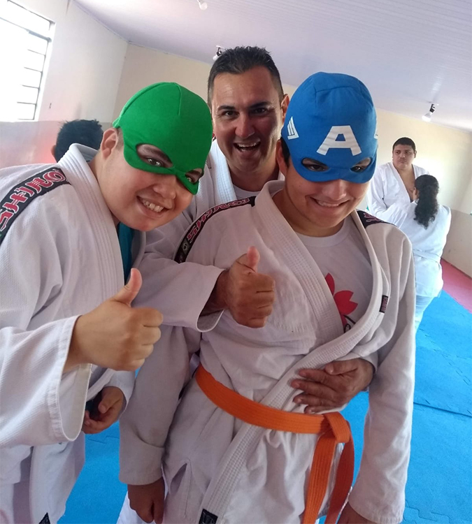 Projeto Flor de Cerejeira que atende autistas precisa de apoio para melhorar estrutura