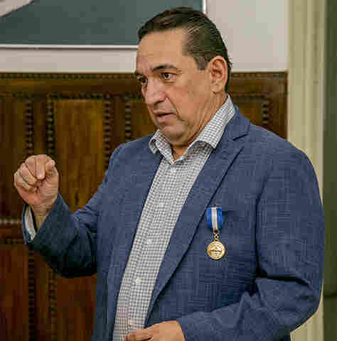 Prefeito de Corumb&aacute; &eacute; homenageado com a Medalha Amigo da Marinha