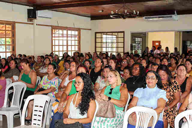 Jornada Pedag&oacute;gica inicia o ano letivo em Lad&aacute;rio