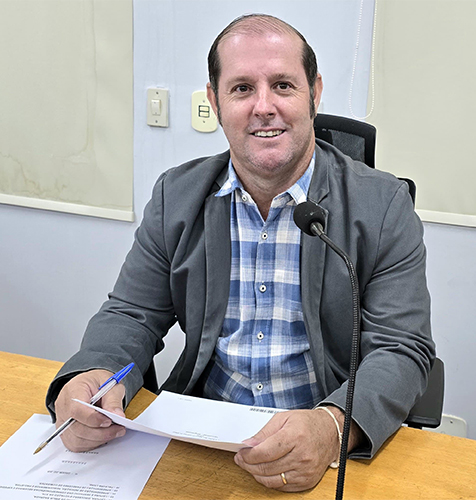 Na C&acirc;mara, vereador reivindica recupera&ccedil;&atilde;o de vias p&uacute;blicas na &aacute;rea urbana