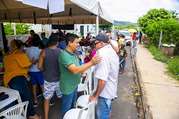 Prefeitura leva a&ccedil;&atilde;o social para moradores Conjunto Residencial Corumbella 2