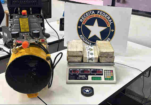 Mais um compressor de ar e retido com drogas pela Receita Federal em Corumb&aacute;