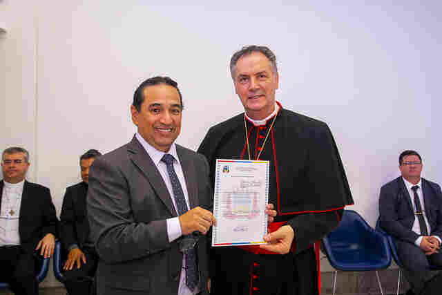 Prefeito ressalta import&acirc;ncia hist&oacute;ria da visita do Cardeal &Aacute;ngel a Corumb&aacute;