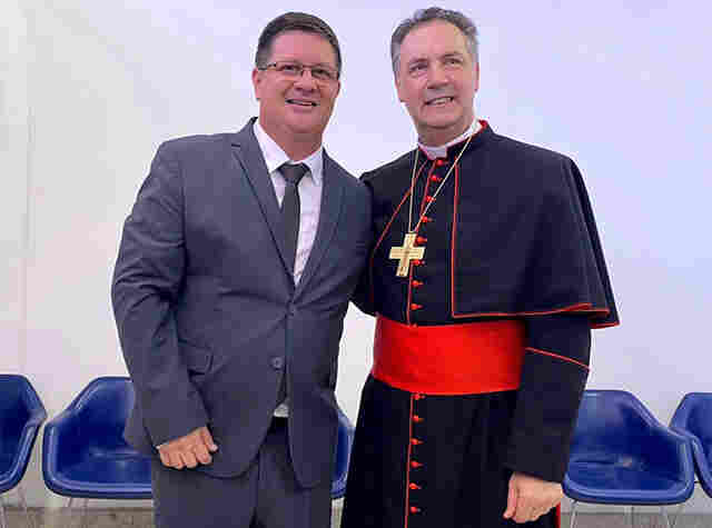 Corumb&aacute; recebe visita do Cardeal &Aacute;ngel Fern&aacute;ndez Artime, H&oacute;spede de Honra da cidade