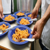 Em 2 anos, 13 milh&otilde;es de brasileiros deixam de passar fome