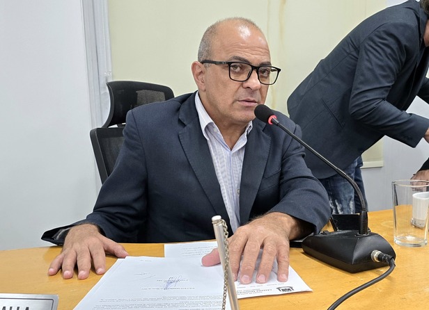 Vereador pede urg&ecirc;ncia na substitui&ccedil;&atilde;o de aparelhos de ar-condicionado nas escolas da Reme