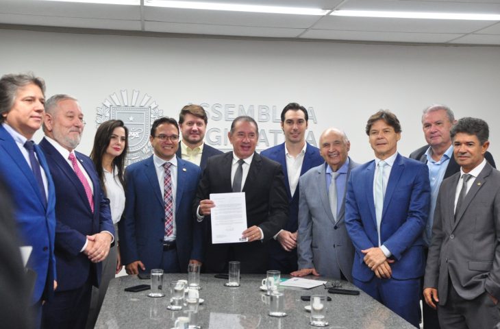 Governo protocola projeto que cria auxílio médico social para mais de 11 mil inativos de MS