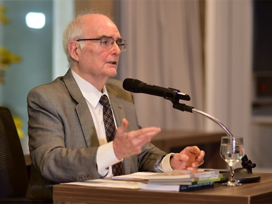 Arno Wehling reforça em MS apelo à leitura e ao conhecimento