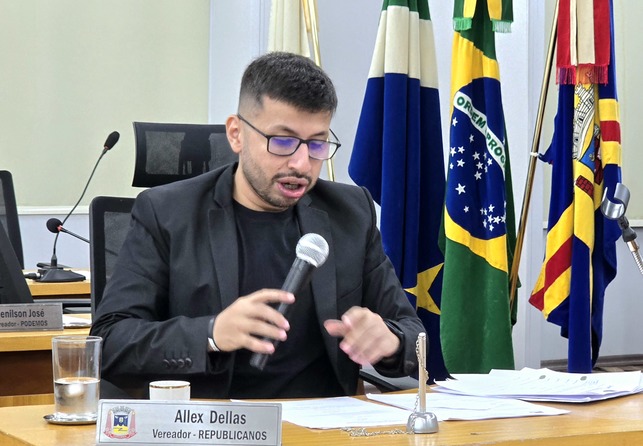 Vereador solicita recupera&ccedil;&atilde;o de pavimento em cruzamento no Bairro Cristo Redentor
