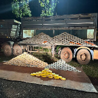 Carreta de min&eacute;rio com compartimento oculto &eacute; apreendida com quase 400 kg de drogas na BR-262