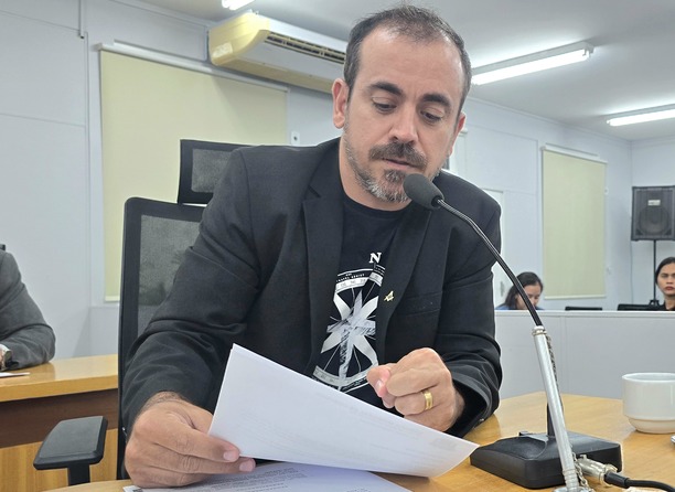 Daniel Brambilla solicita recupera&ccedil;&atilde;o e manuten&ccedil;&atilde;o dos pontos de &ocirc;nibus da cidade