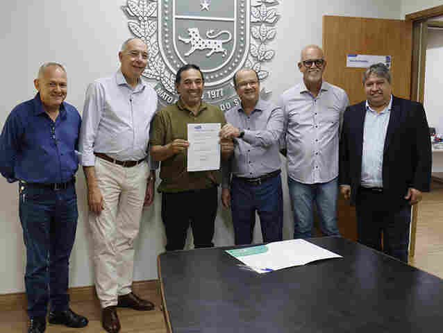 Prefeito Marcelo Iunes firma conv&ecirc;nio com Estado e viabiliza R$ 34,5 milh&otilde;es para infraestrutura urbana e rural