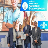 Prefeitura de Lad&aacute;rio recebe certificado de participa&ccedil;&atilde;o no Pr&ecirc;mio Sebrae Prefeitura Empreendedora