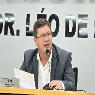 Presidente da C&acirc;mara Bira busca apoio para constru&ccedil;&atilde;o de cobertura da quadra de esportes do IFMS