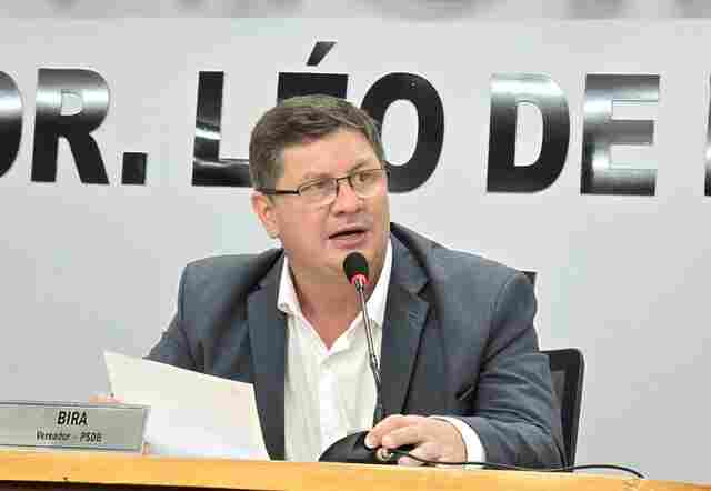 Presidente da C&acirc;mara Bira busca apoio para constru&ccedil;&atilde;o de cobertura da quadra de esportes do IFMS