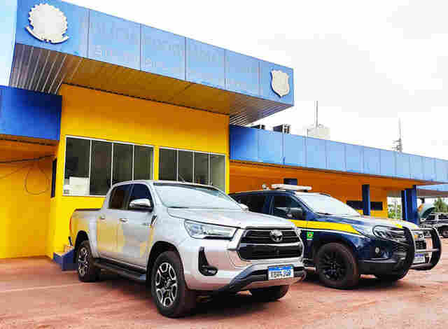 Hilux roubada em S&atilde;o Paulo &eacute; recuperada pela PRF na BR-262 em Corumb&aacute;