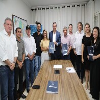 Governo participa da assinatura de emendas na sa&uacute;de que beneficiam 15 cidades