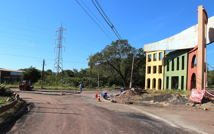Obras na estrutura do tr&acirc;nsito v&atilde;o garantir passagem pelo Portal na chegada a Corumb&aacute;
