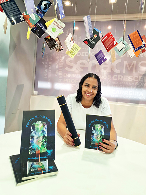 Livro &ldquo;Por Um Mundo Melhor&rdquo; re&uacute;ne poemas com mensagens de esperan&ccedil;a
