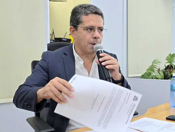 Na C&acirc;mara, vereador cobra organogramas de pavimenta&ccedil;&atilde;o de vias urbanas de Corumb&aacute;