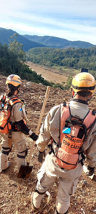 Equipes de MS seguem com buscas e resgates em cen&aacute;rio devastado por enchentes no Rio Grande do Sul