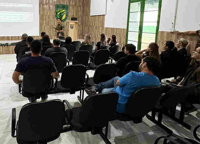 Policiais Civis participam de treinamento com equipamentos n&atilde;o letais no 17&ordm; Batalh&atilde;o de Fronteira em Corumb&aacute;