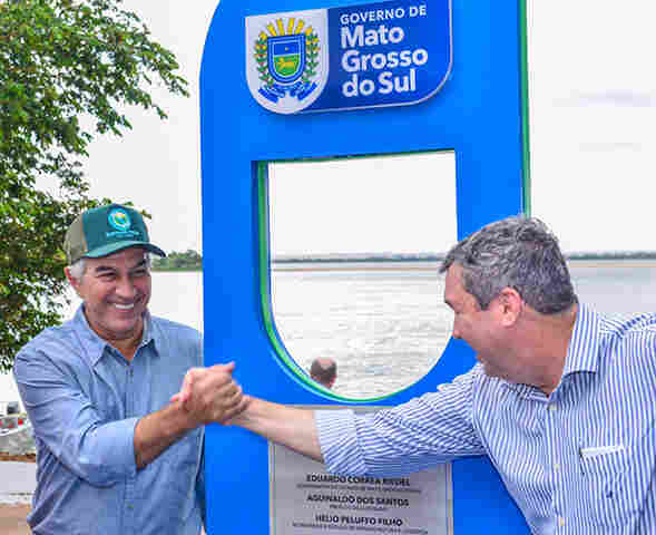 Juntos, Reinaldo Azambuja e Eduardo Riedel entregam rodovias no sul de Mato Grosso do Sul 