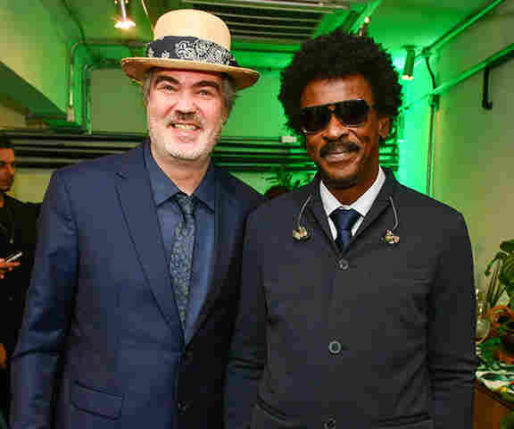 SOS Pantanal recebe autoridades, empres&aacute;rios e artistas em show de arrecada&ccedil;&atilde;o de recursos com Seu Jorge e Daniel Jobim