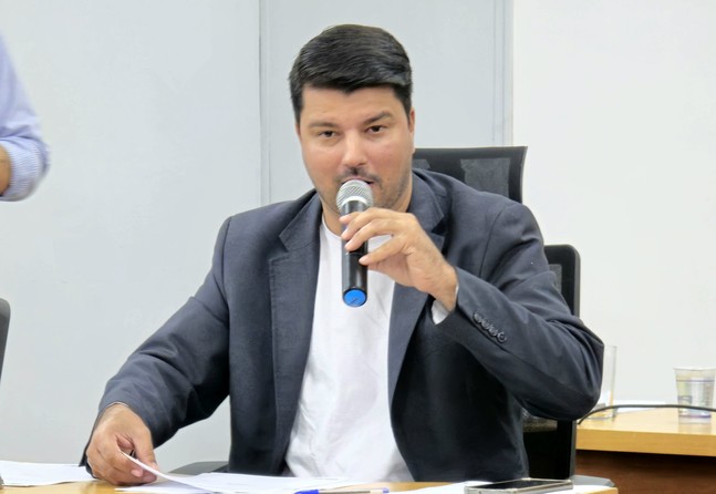 Manoel Rodrigues prop&otilde;e institui&ccedil;&atilde;o do Junho Violeta, campanha de combate &agrave; viol&ecirc;ncia contra pessoa idosa