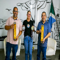 Prefeito recebe atleta de Corumb&aacute; campe&atilde; do Circuito Brasileiro de Stand Up Paddle