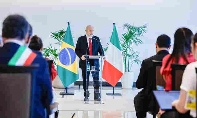 Lula classifica de insanidade proposta que equipara aborto a homic&iacute;dio
