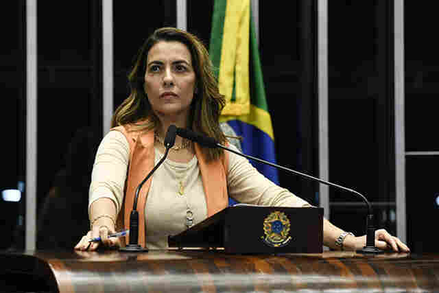 Soraya Thronicke quer que int&eacute;rprete de aborto no Senado encene um estupro