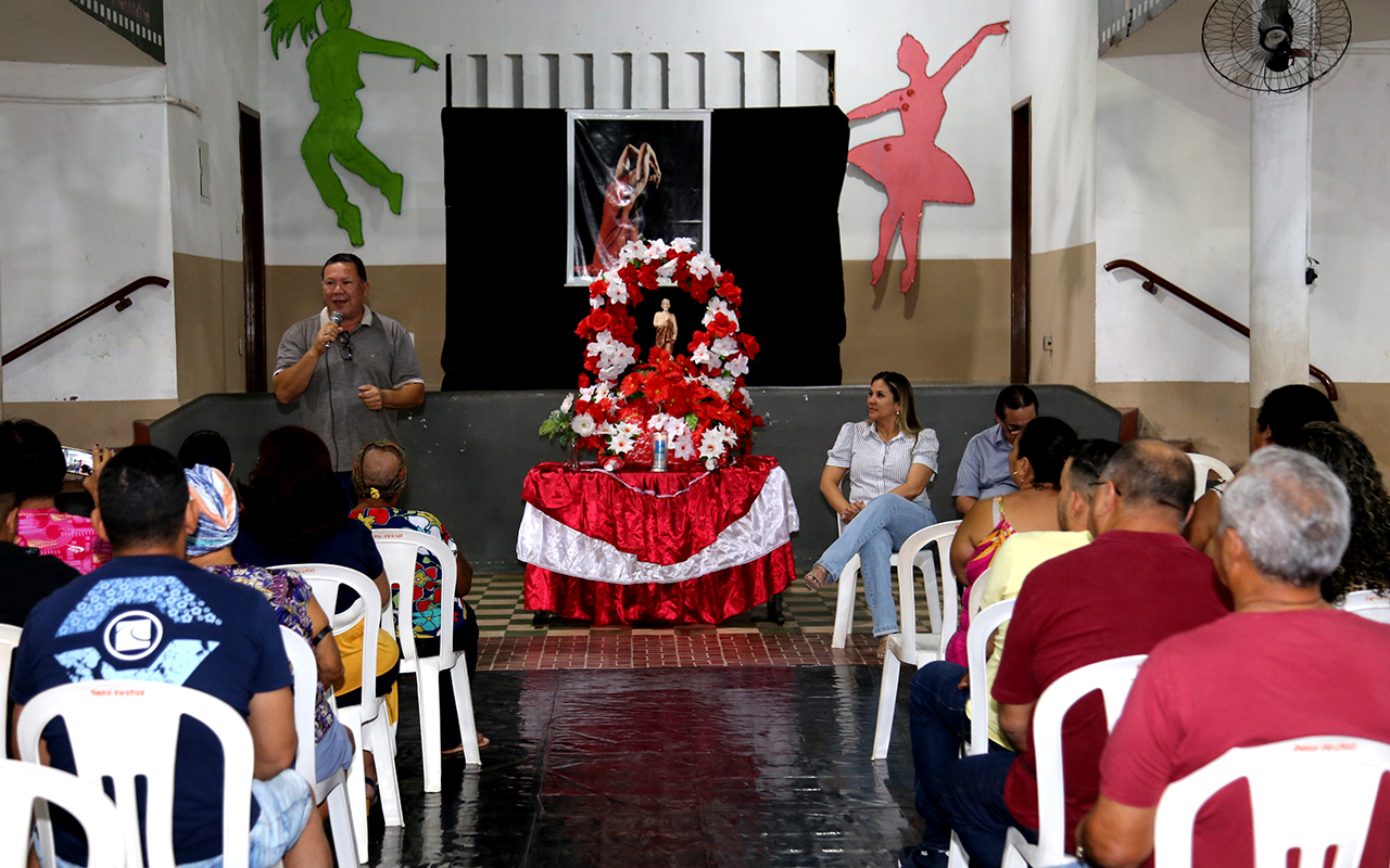 Prefeitura entrega certificação de agente cultural para 98 festeiros de São João
