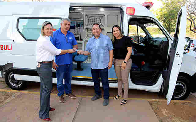 Frota da Sa&uacute;de ganha refor&ccedil;o com nova ambul&acirc;ncia de suporte avan&ccedil;ado UTI M&oacute;vel