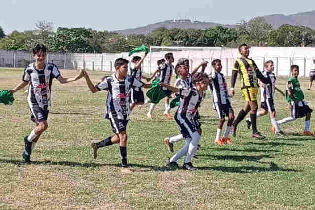 Corumbaense goleia Novo e chega invicto &agrave; decis&atilde;o do Estadual Sub-13