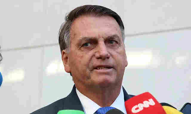PF indicia Bolsonaro e Mauro Cid no caso das joias sauditas 