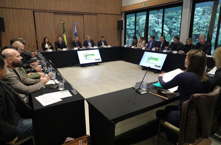 Governador re&uacute;ne secret&aacute;rios para alinhar a&ccedil;&otilde;es e cobrar as metas fixadas para 2024