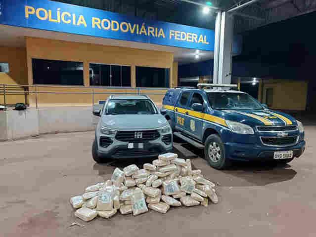 Homem que partiu de Corumb&aacute; com 68 Kg de skunk e detido pela PRF na BR-262 