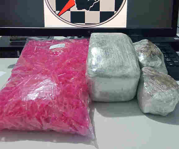 Durante atendimento de medida protetiva, PM apreende 615 gramas de maconha em Corumb&aacute;