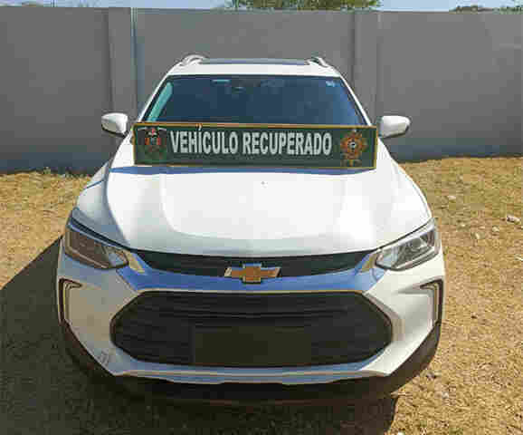Carro roubado em Lad&aacute;rio &eacute; recuperado em menos de tr&ecirc;s horas em a&ccedil;&atilde;o conjunta na Bol&iacute;via 