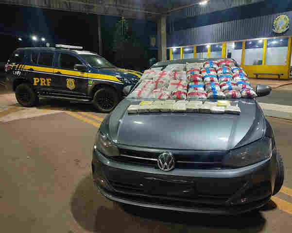 PRF apreende 7 Kg de coca&iacute;na e 15 Kg de skunk na BR-262