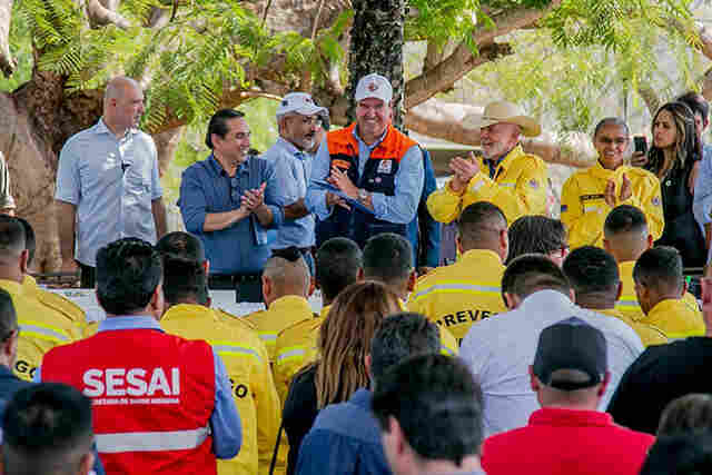 Prefeito acompanha visita do presidente Lula e destaca trabalho integrado contra inc&ecirc;ndios no Pantanal