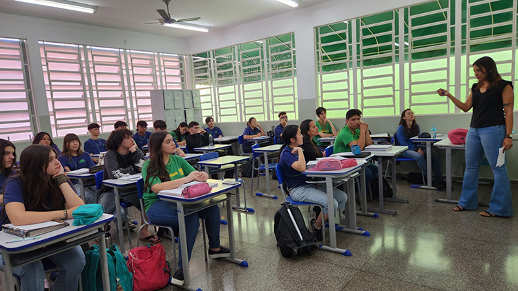 Volta &agrave;s aulas ap&oacute;s Recesso Escolar &eacute; marcado por expectativas e novos desafios nas escolas da REE
