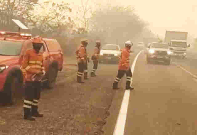 V&Iacute;DEO: BR-262 no trecho entre Corumb&aacute; e Miranda est&aacute; com bloqueio ao logo do dia para conten&ccedil;&atilde;o de inc&ecirc;ndios