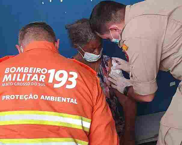 Mulher ribeirinha no Pantanal &eacute; resgatada em a&ccedil;&atilde;o conjunta da Defesa Civil, Corpo de Bombeiros e PRF