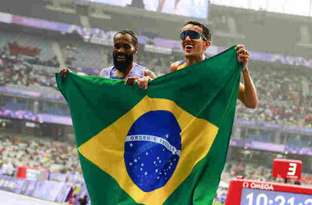 Yeltsin Jacques conquista ouro nos 1.500m e quebra recorde mundial na Paralimp&iacute;ada de Paris